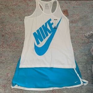 Women’s Nike Tennis Outfit - Size XL